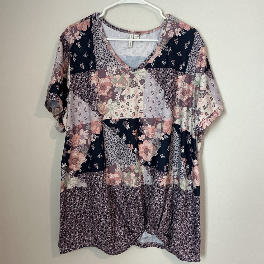 Live Well Lifestyle Top Womens 22/24W Blue Patchwork Floral Twist Front V-Neck